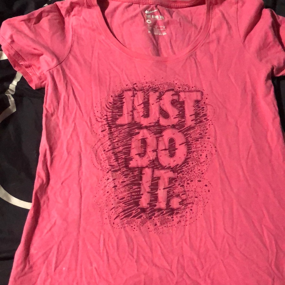 Nikkie tee
